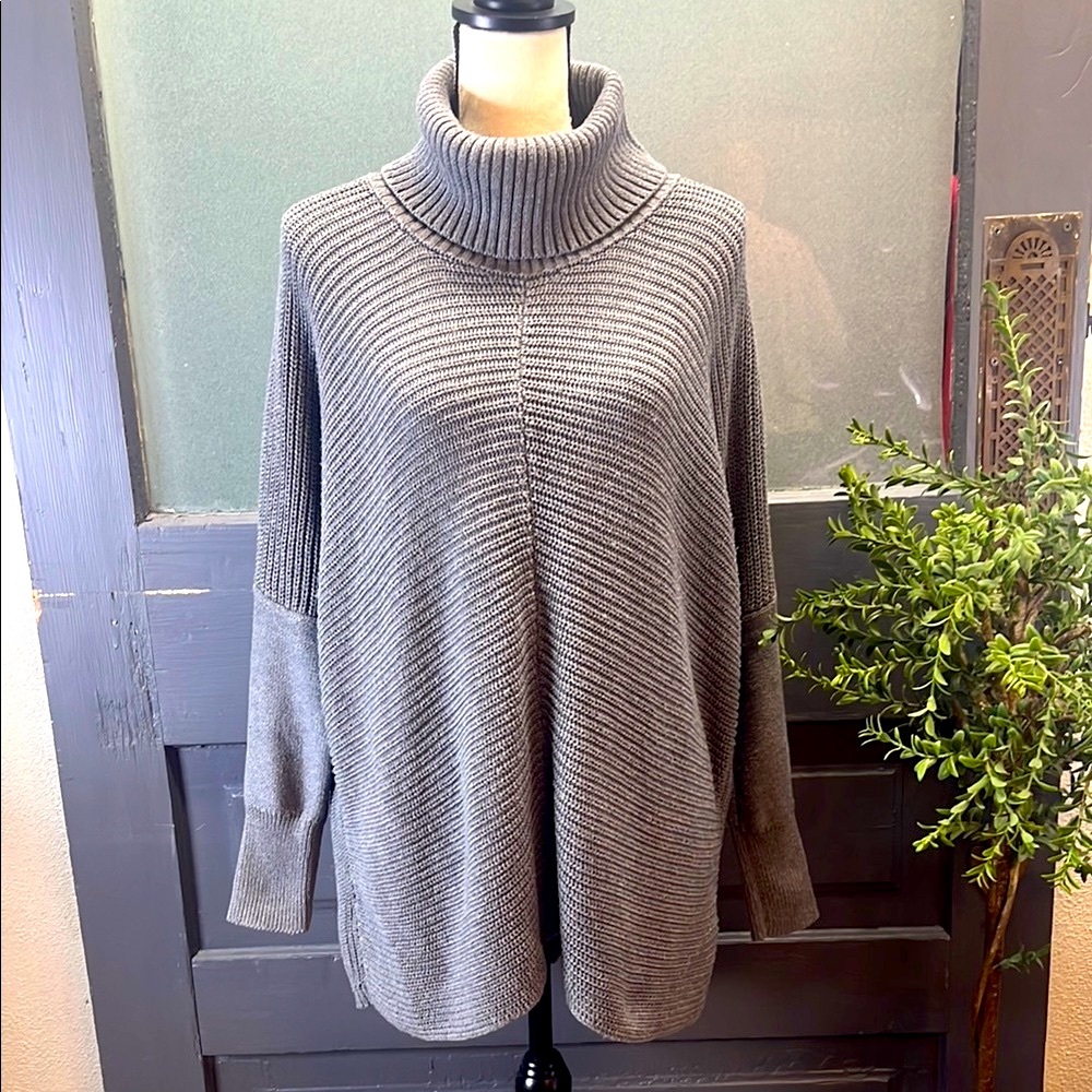 Rachel Zoe Gray Ribbed Knit‎ Turtleneck Sweater